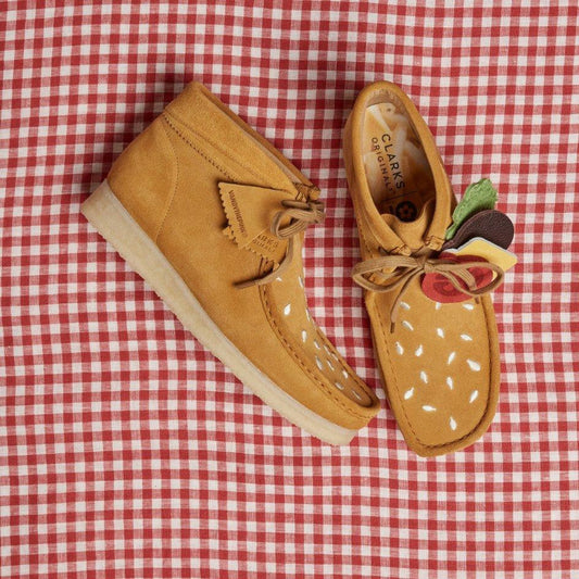 Wallabee Boot Tan Embroidery | Clarks online - Men