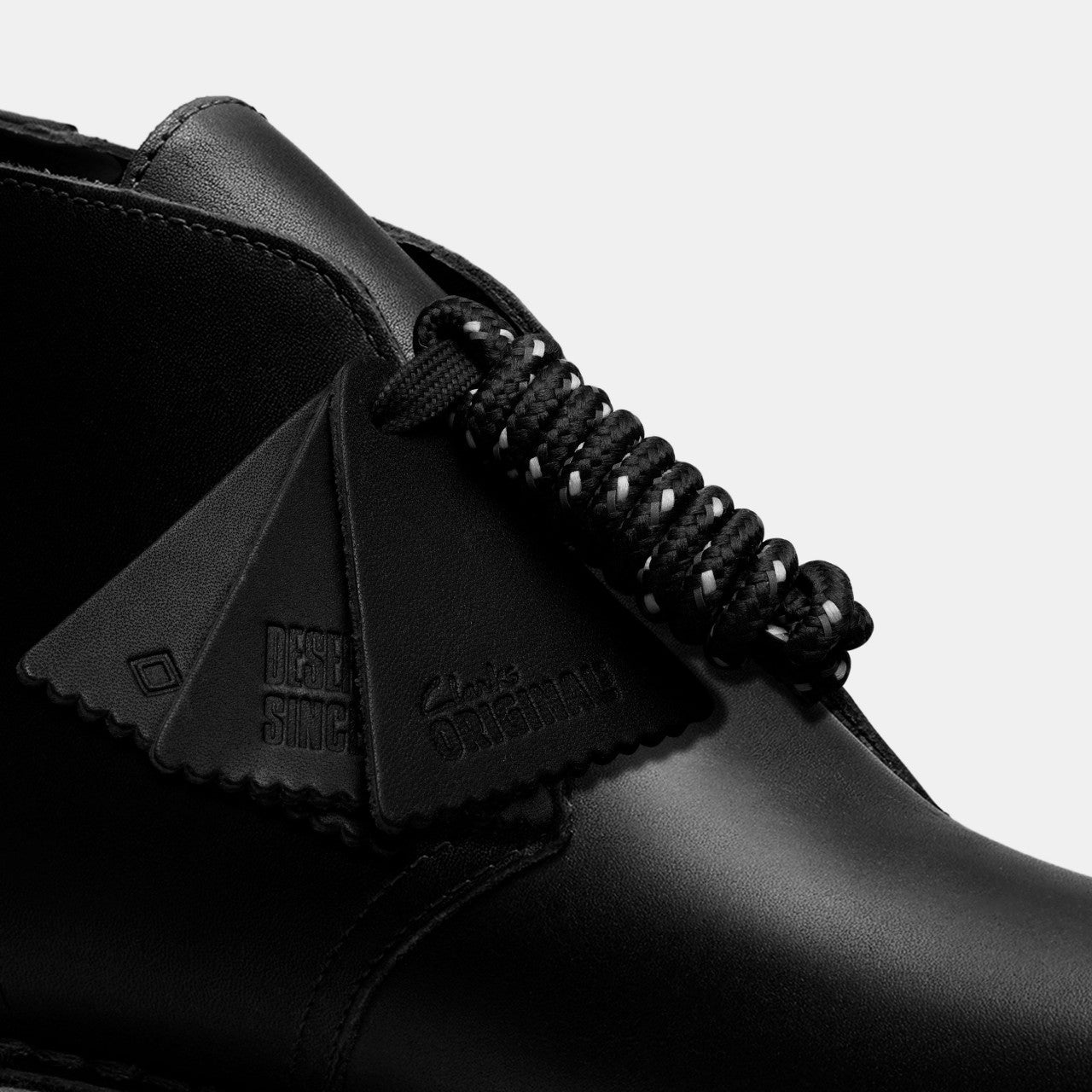 Desert Boot GORE-TEX Black Leather | Clarks online - Men