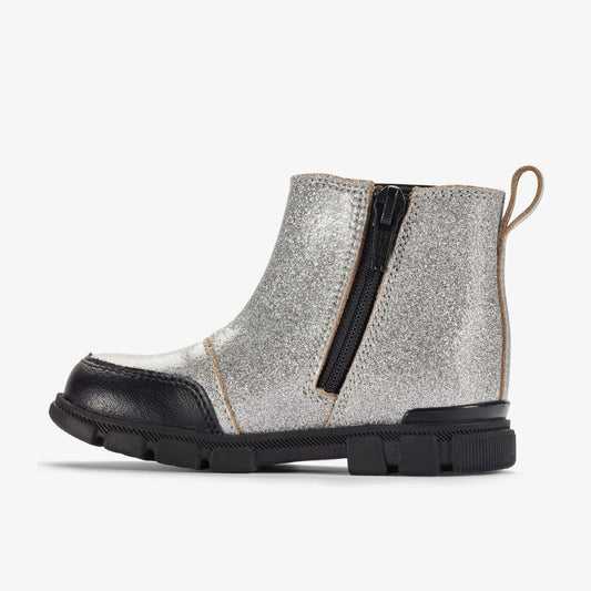 Evyn Chelsea Toddler Silver Patent | Clarks outlet - Kids