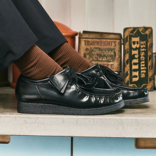 Wallabee Black Hi Shine Leather | Clarks outlet - Men
