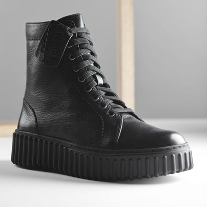 Torhill Rise Ankle Boot Black Leather | Clarks outlet - Women