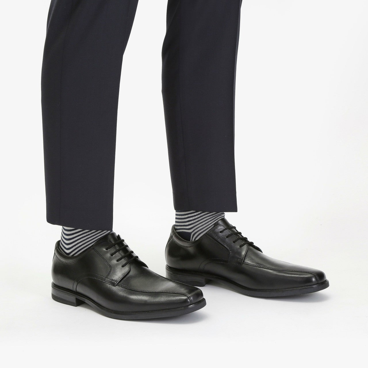 Howard Over Black Leather | Clarks on Sale - Men