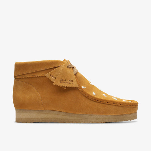 Wallabee Boot Tan Embroidery | Clarks online - Men