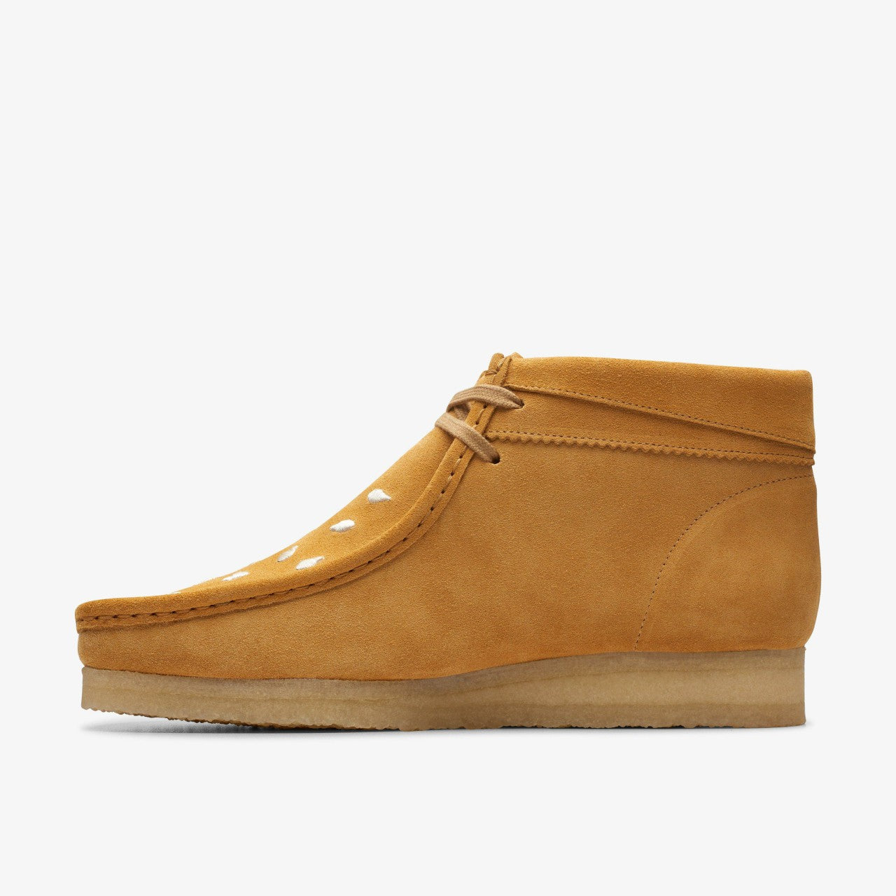 Wallabee Boot Tan Embroidery | Clarks online - Men