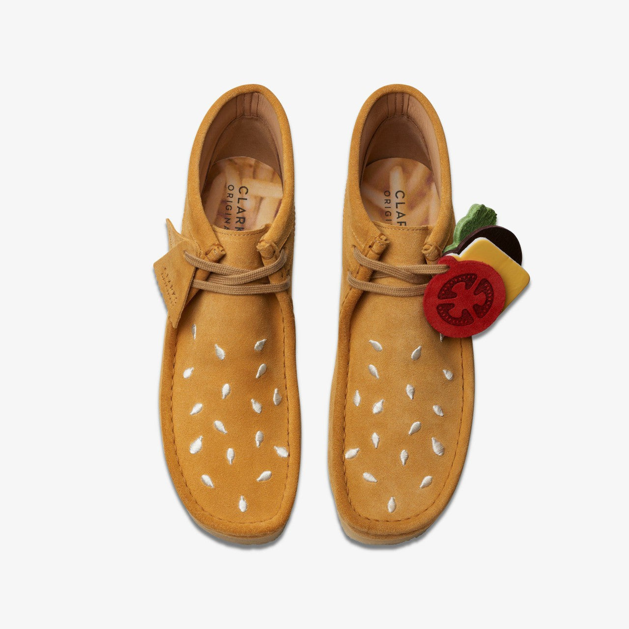 Wallabee Boot Tan Embroidery | Clarks online - Men