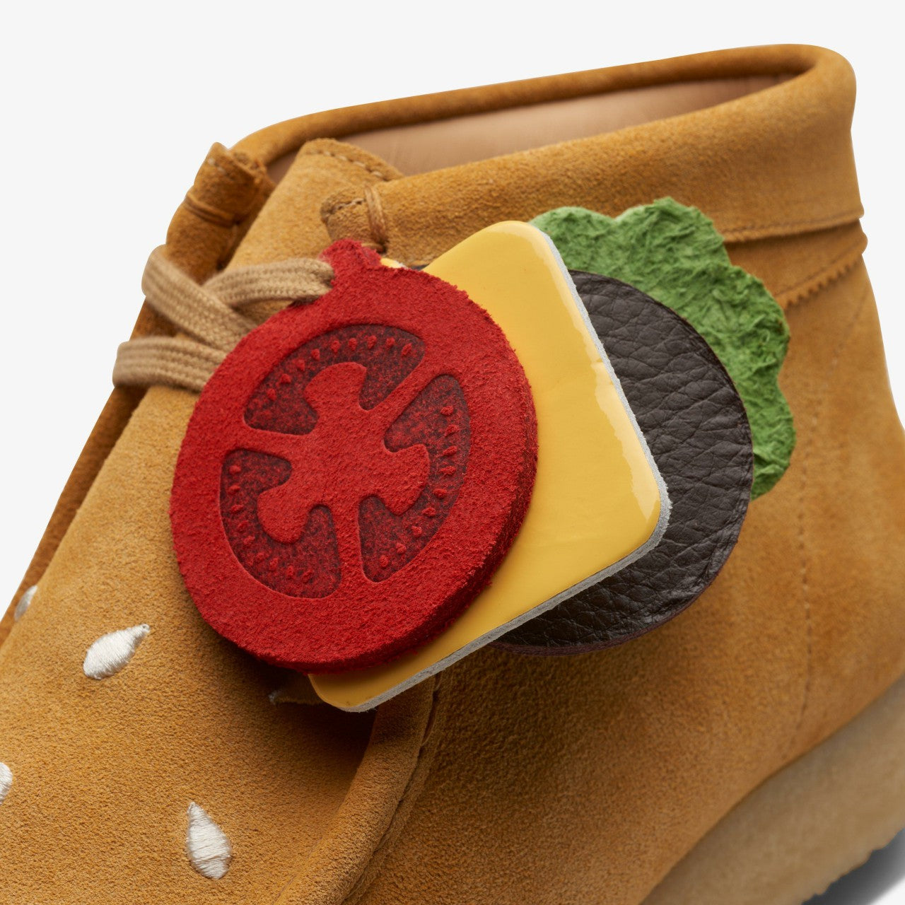 Wallabee Boot Tan Embroidery | Clarks online - Men