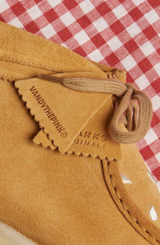 Wallabee Boot Tan Embroidery | Clarks online - Men