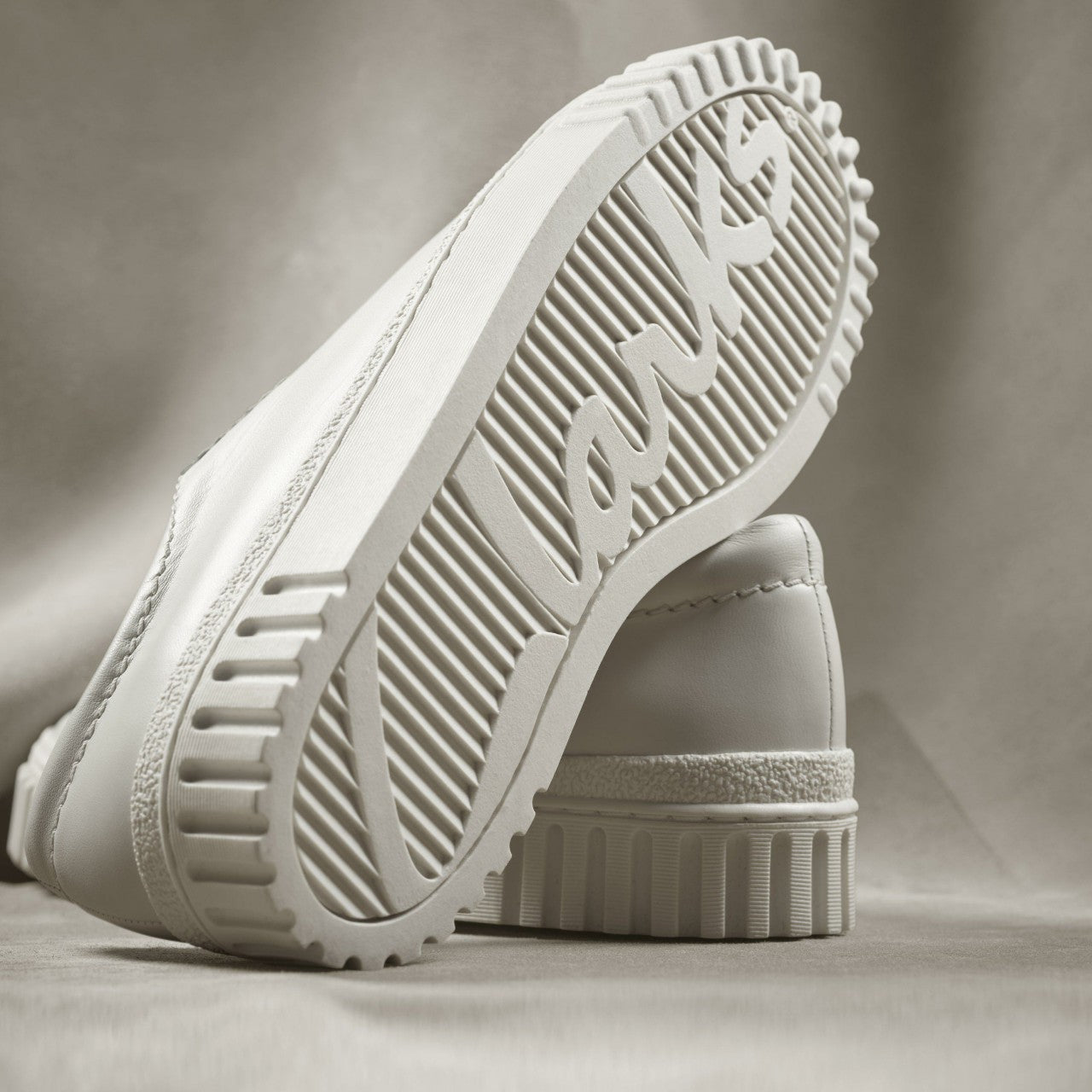 Mayhill Walk Off White Leather | Clarks on Sale - Women