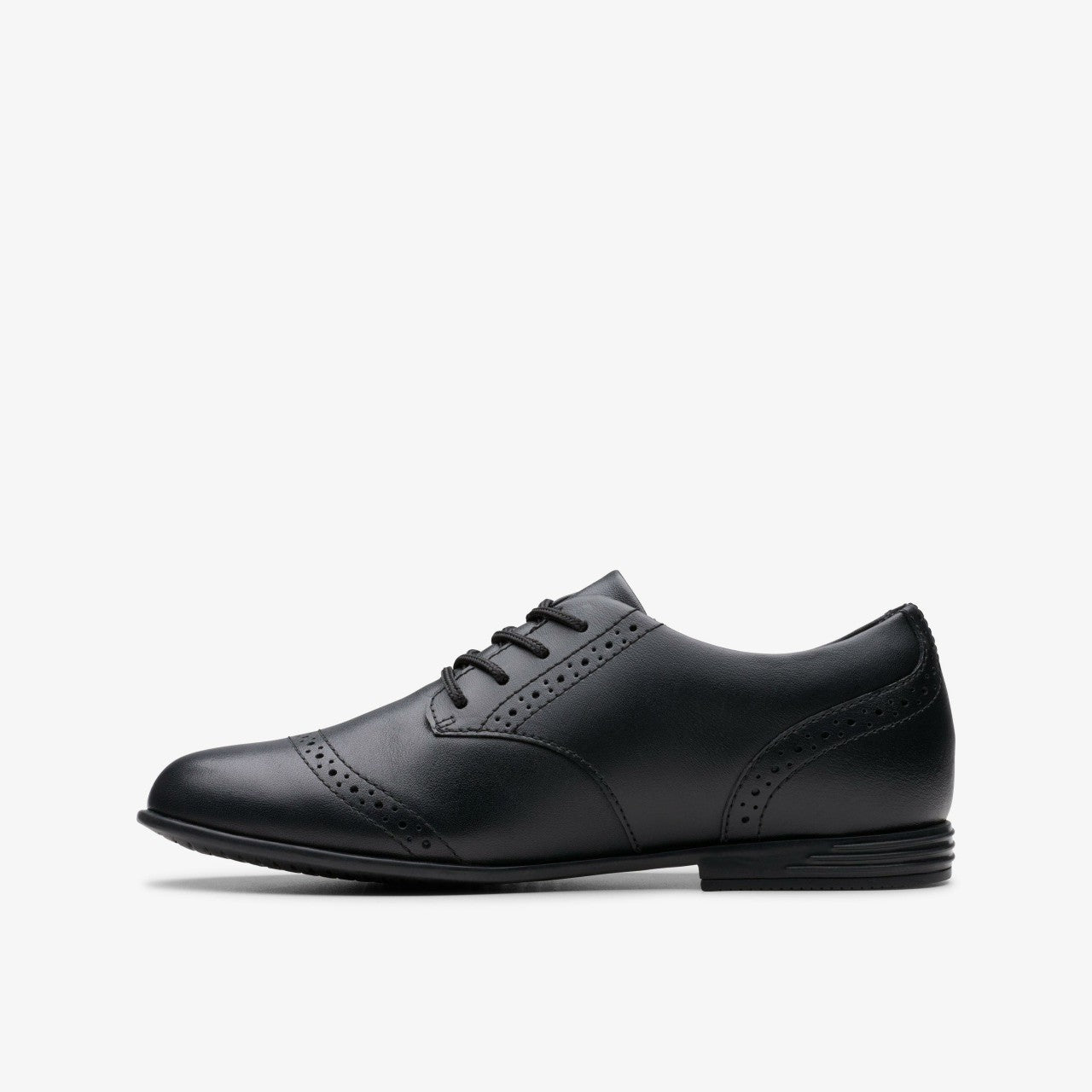 Finja Brogue Older Black Leather | Clarks discount - Kids