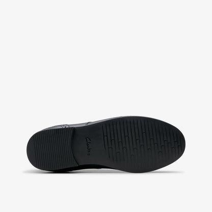 Finja Brogue Older Black Leather | Clarks discount - Kids