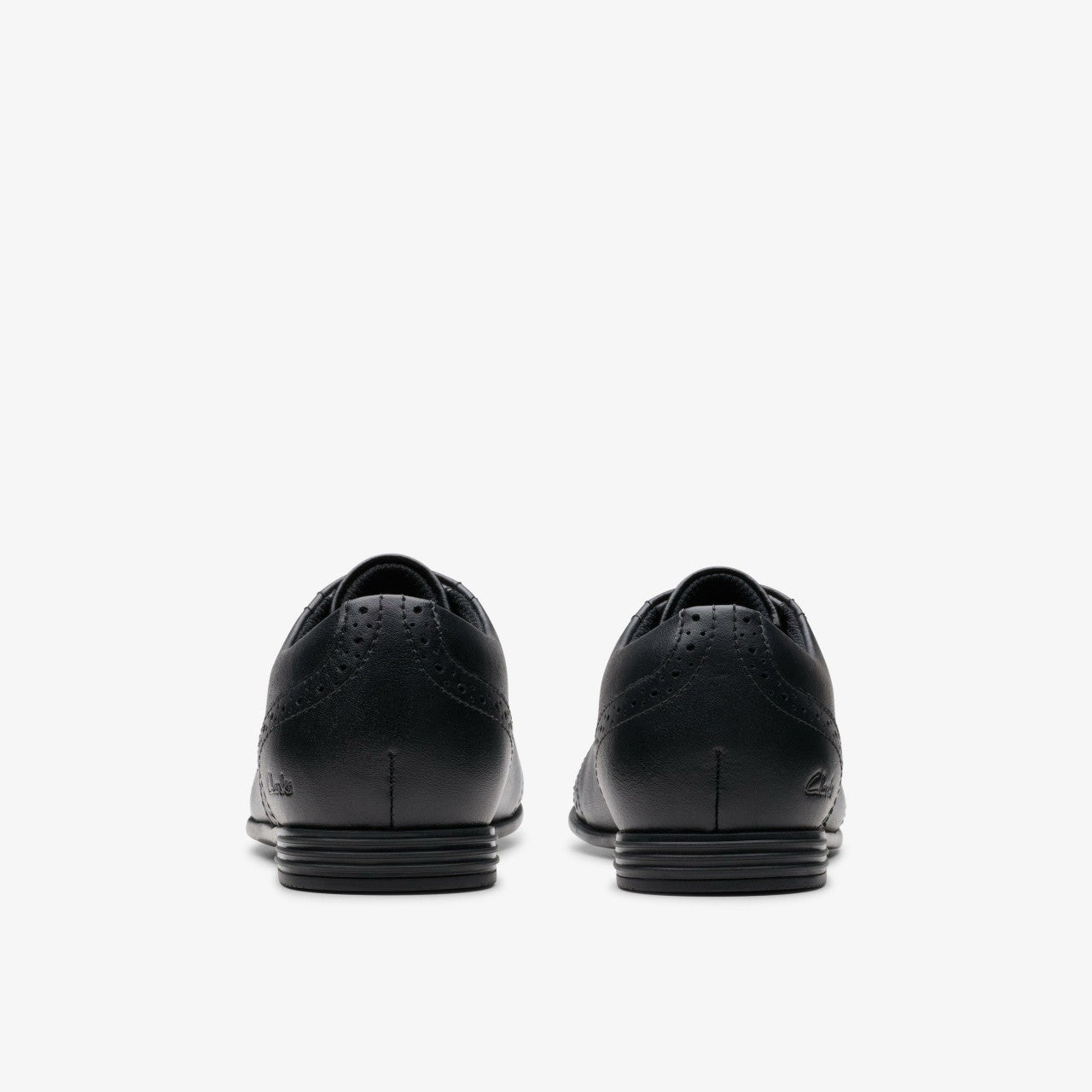 Finja Brogue Older Black Leather | Clarks discount - Kids