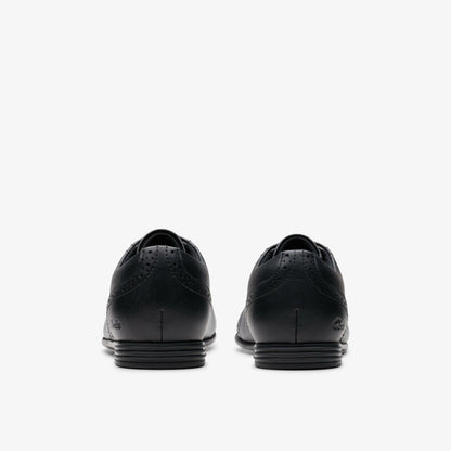 Finja Brogue Older Black Leather | Clarks discount - Kids