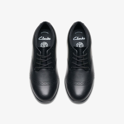 Finja Brogue Older Black Leather | Clarks discount - Kids