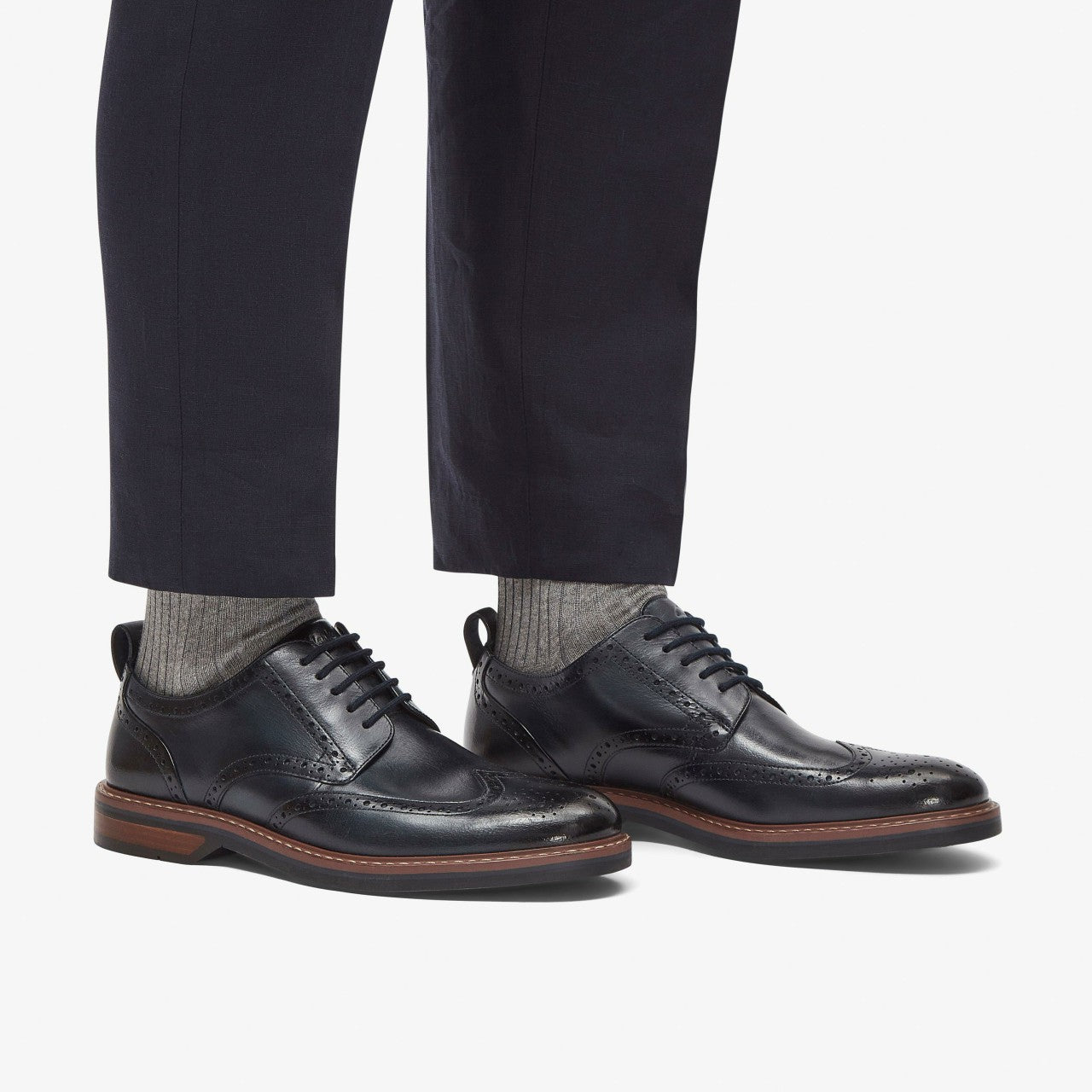 Aldwin Limit Brogue Navy Leather | Clarks on Sale - Men