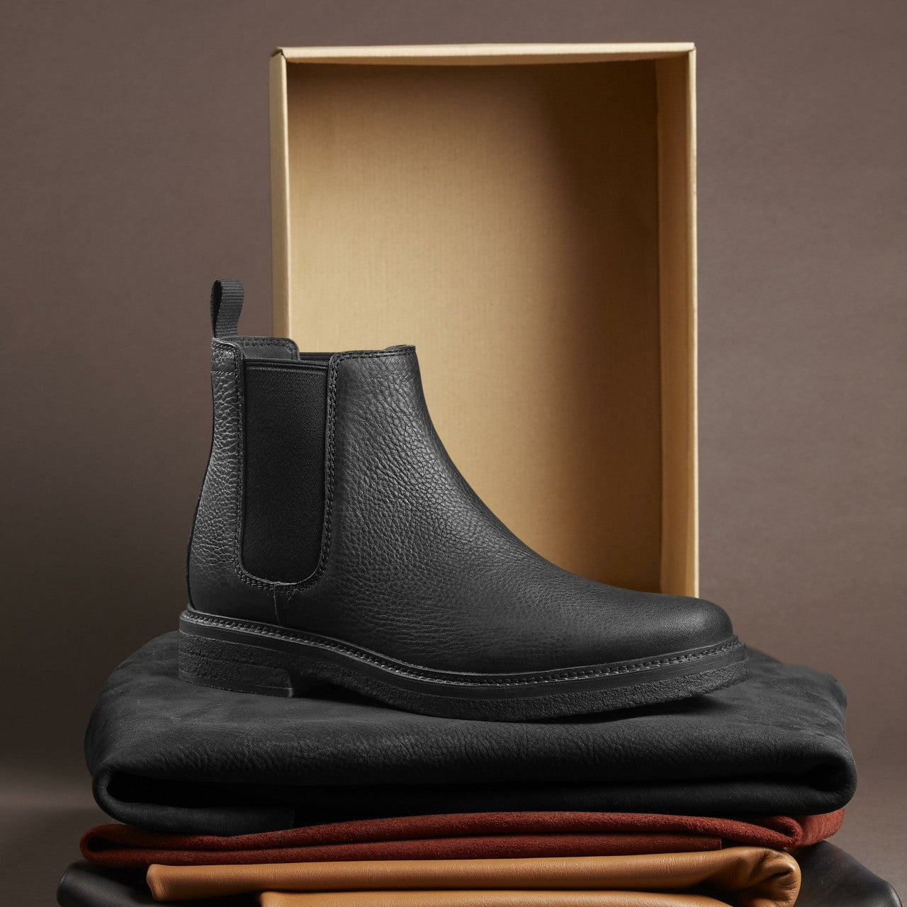 Clarkdale Easy Chelsea Boot Black Leather | Clarks discount - Men