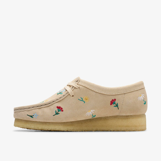 Wallabee Taupe Embroidery | Clarks online - Women