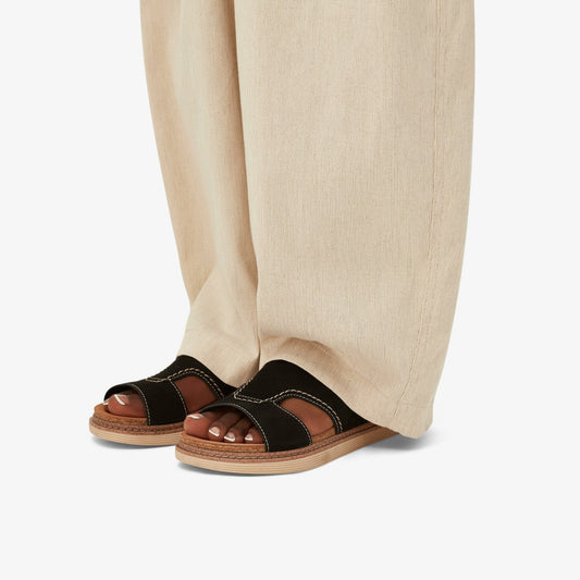 Arwell Walk Black Nubuck | Clarks on Sale - Women