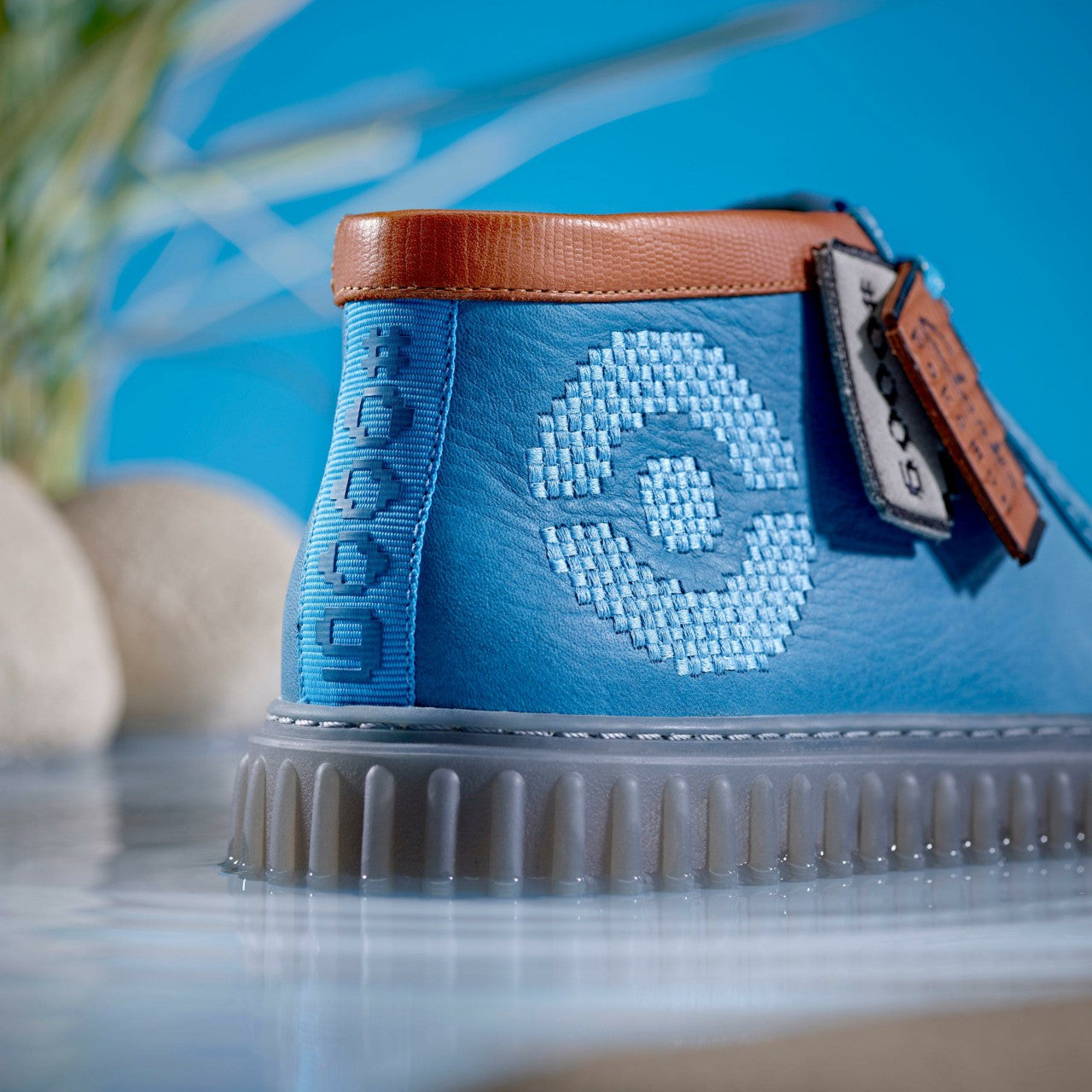 Torhill Explore Blue Leather | Clarks on Sale - Men / Women