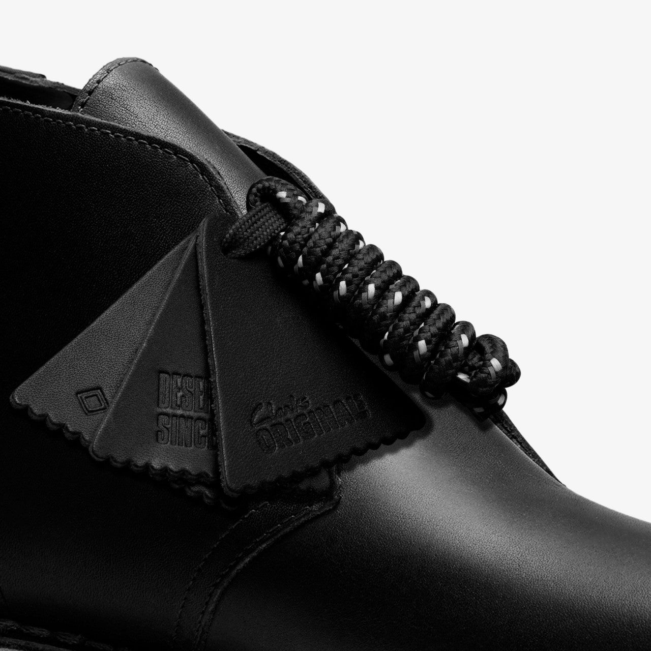 Desert Boot GORE-TEX Black Leather | Clarks online - Men