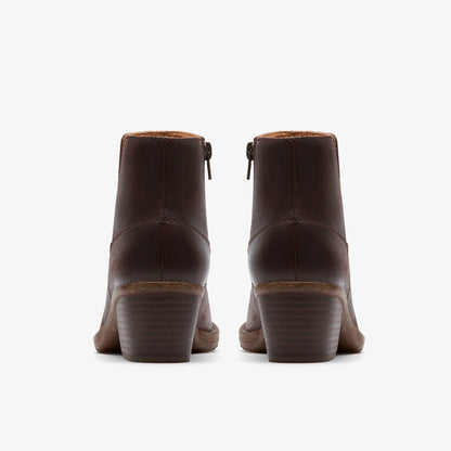 Kastela Top Brown Leather | Clarks on Sale - Women