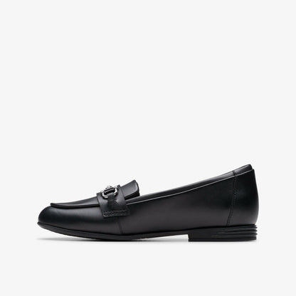 Finja Loafer Older Black Leather | Clarks outlet - Kids