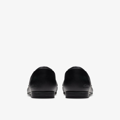 Finja Loafer Older Black Leather | Clarks outlet - Kids
